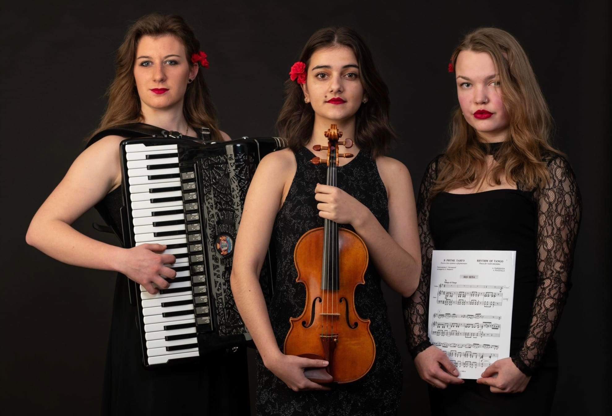Three Roses Trio